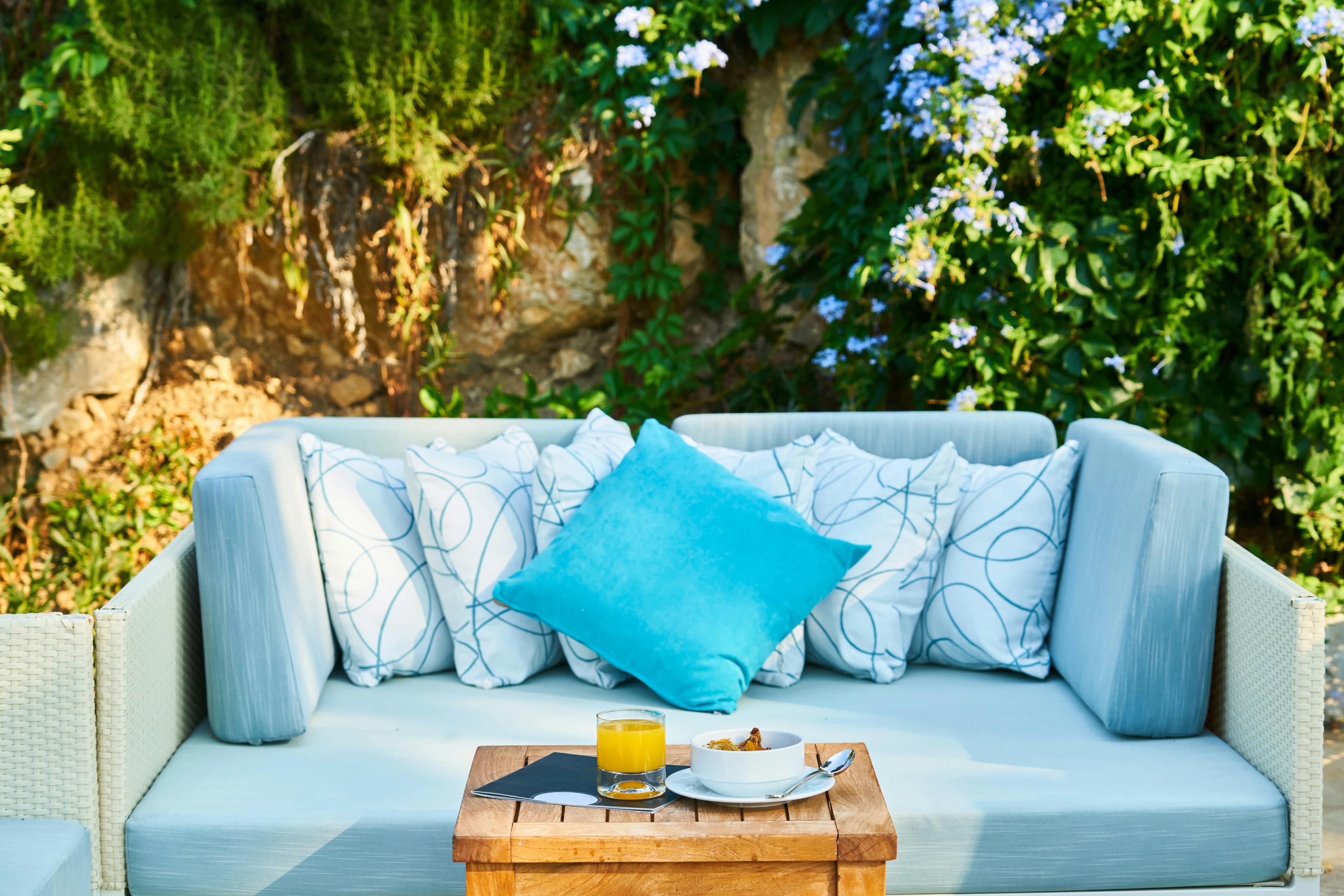 Outdoor Cushion Services in Dubai | Modern Furnishing Experts