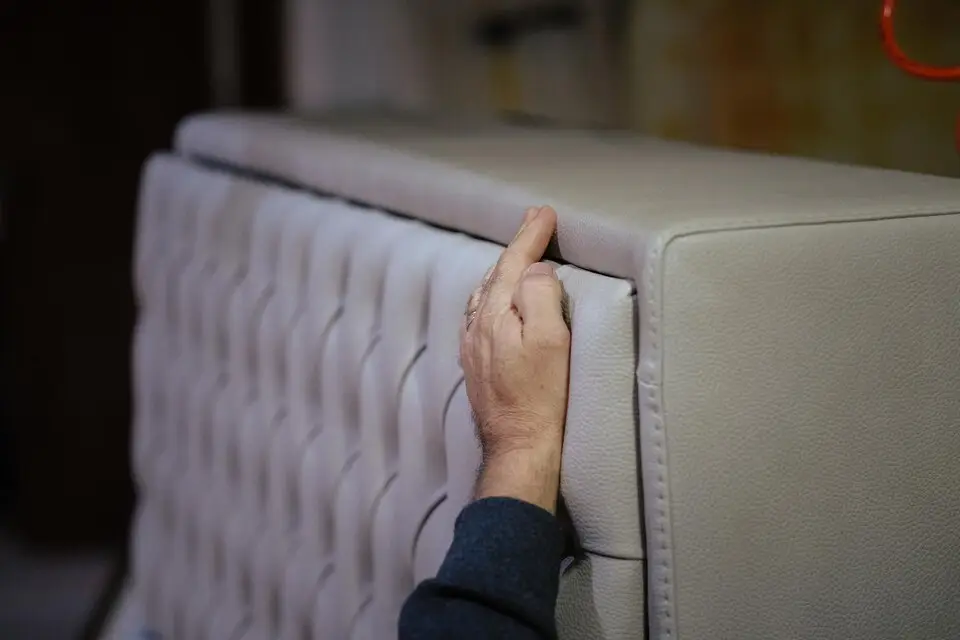 Top Fabric Headboard Upholstery in Dubai: Modern Styles and Premium Craftsmanship