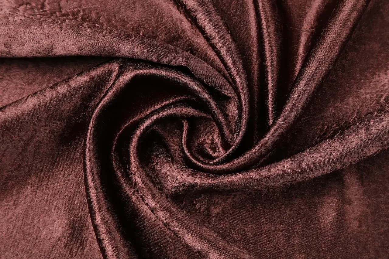 Best Curtain Fabrics for Dubai’s Climate | Expert Guide