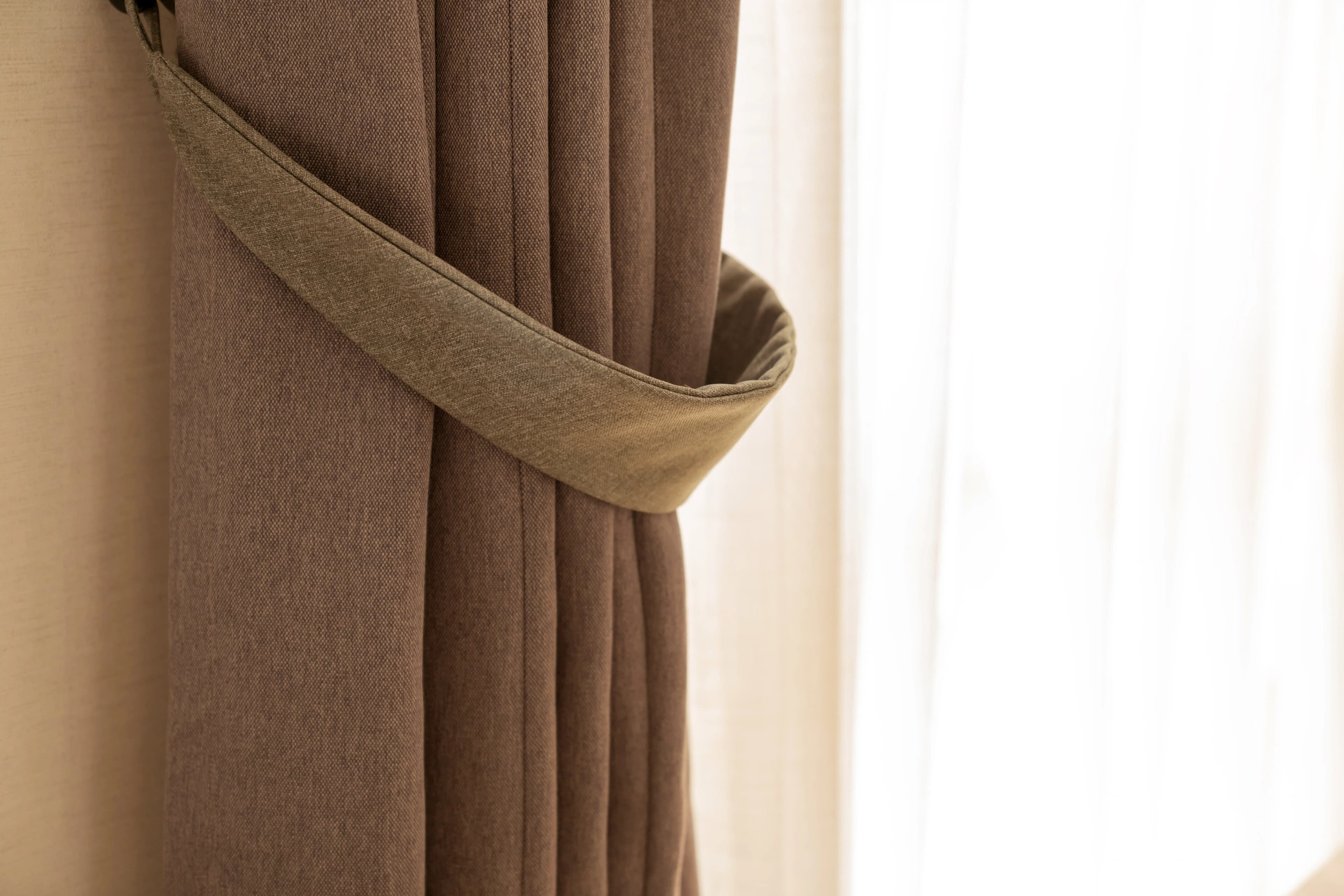 Why Linen Curtains Are Perfect for Dubai Homes in 2025?