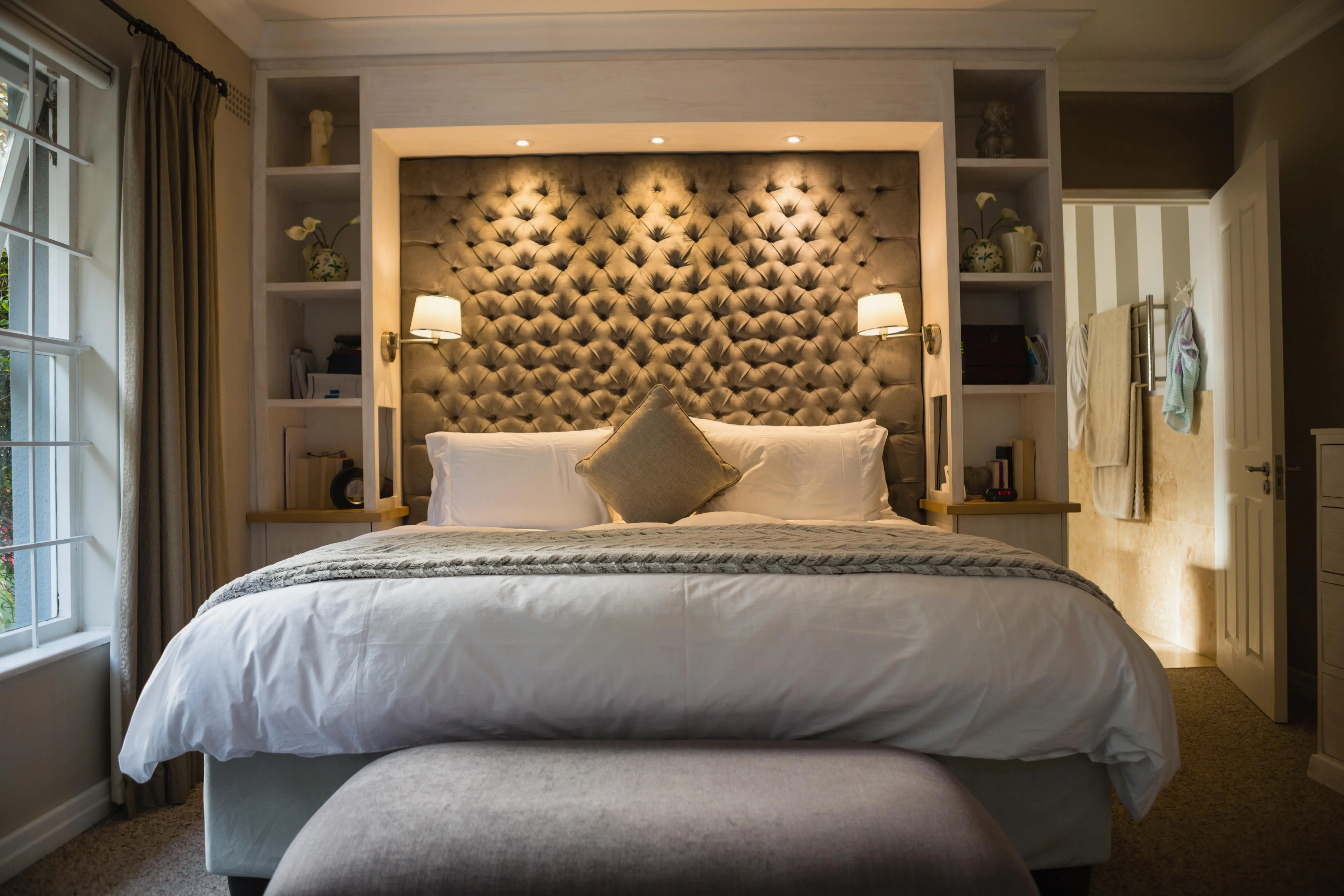 Upholstery Near Me Dubai – Expert Furniture Restoration & Reupholstery