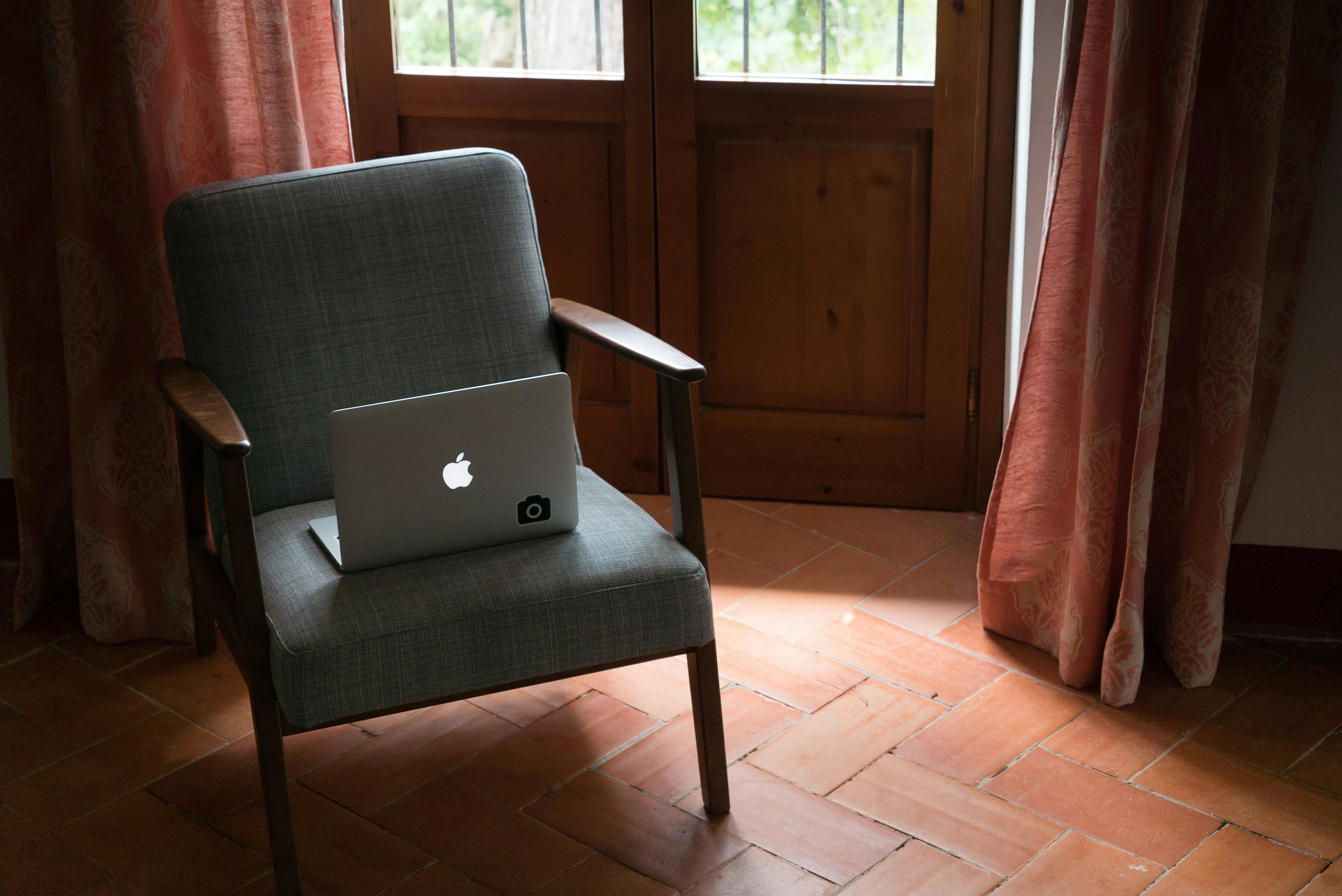 Luxury and Style: 2025’s Top Chair Upholstery Picks