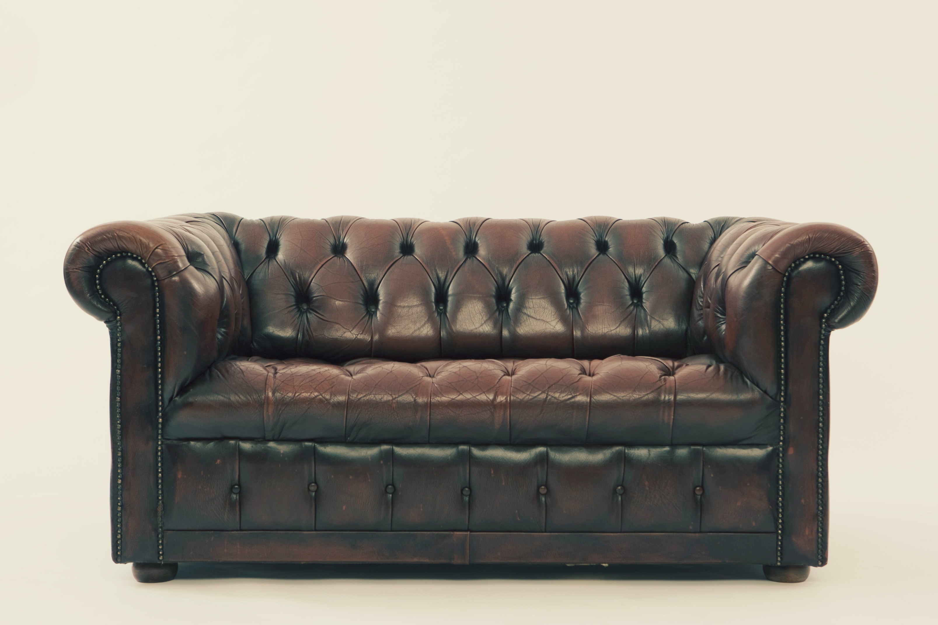 Leather Sofa Restoration Dubai – Expert Repair & Care Tips