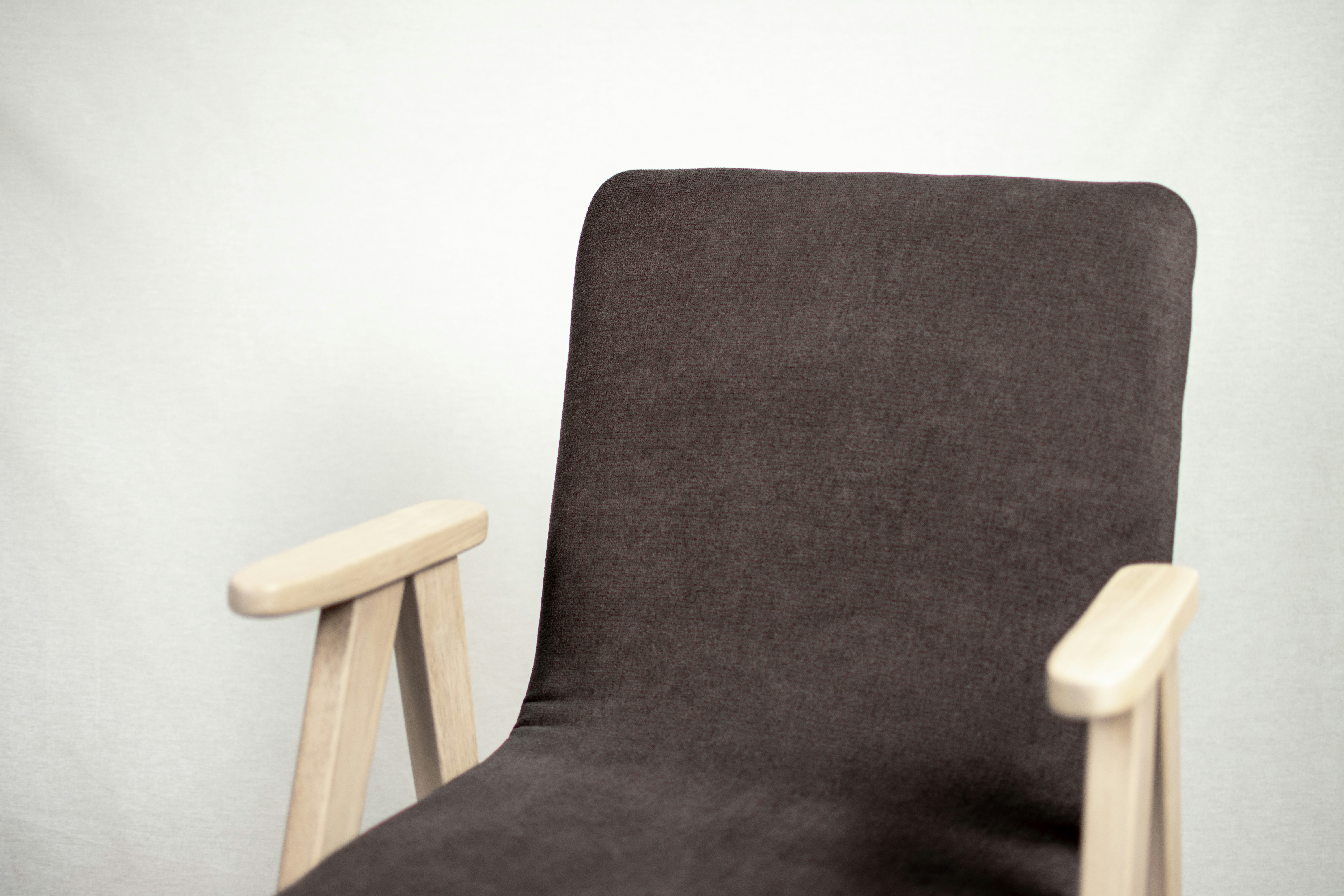 Top 5 Benefits of Chair Reupholstery in Dubai | Modern Furnishing Dubai