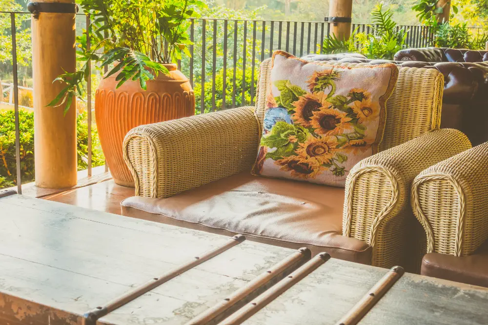 Custom vs. Ready-Made Outdoor Cushions in Dubai: Pros, Cons & Best Choice