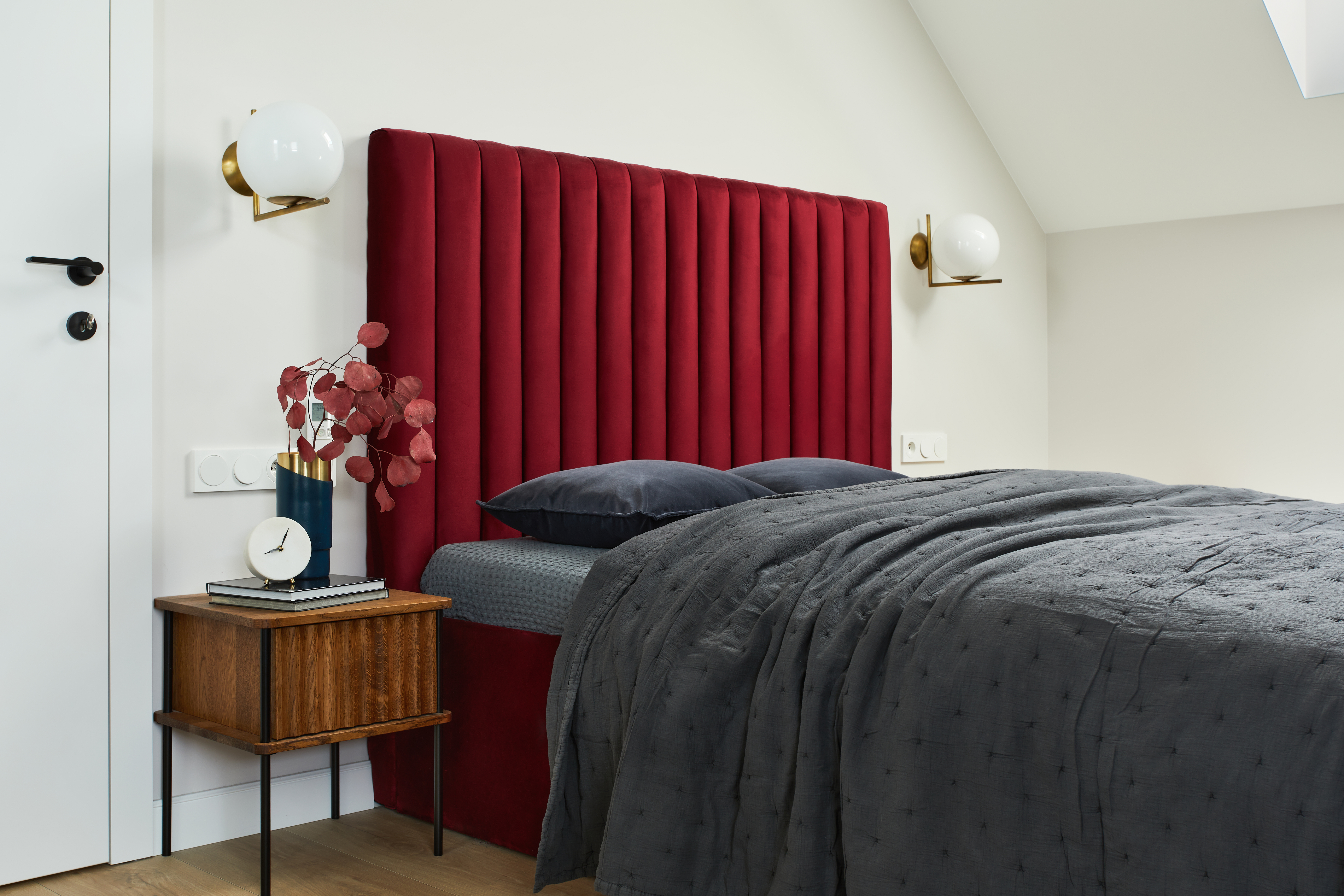 Upholstered Bed Headboards Dubai – Luxurious Comfort & Style