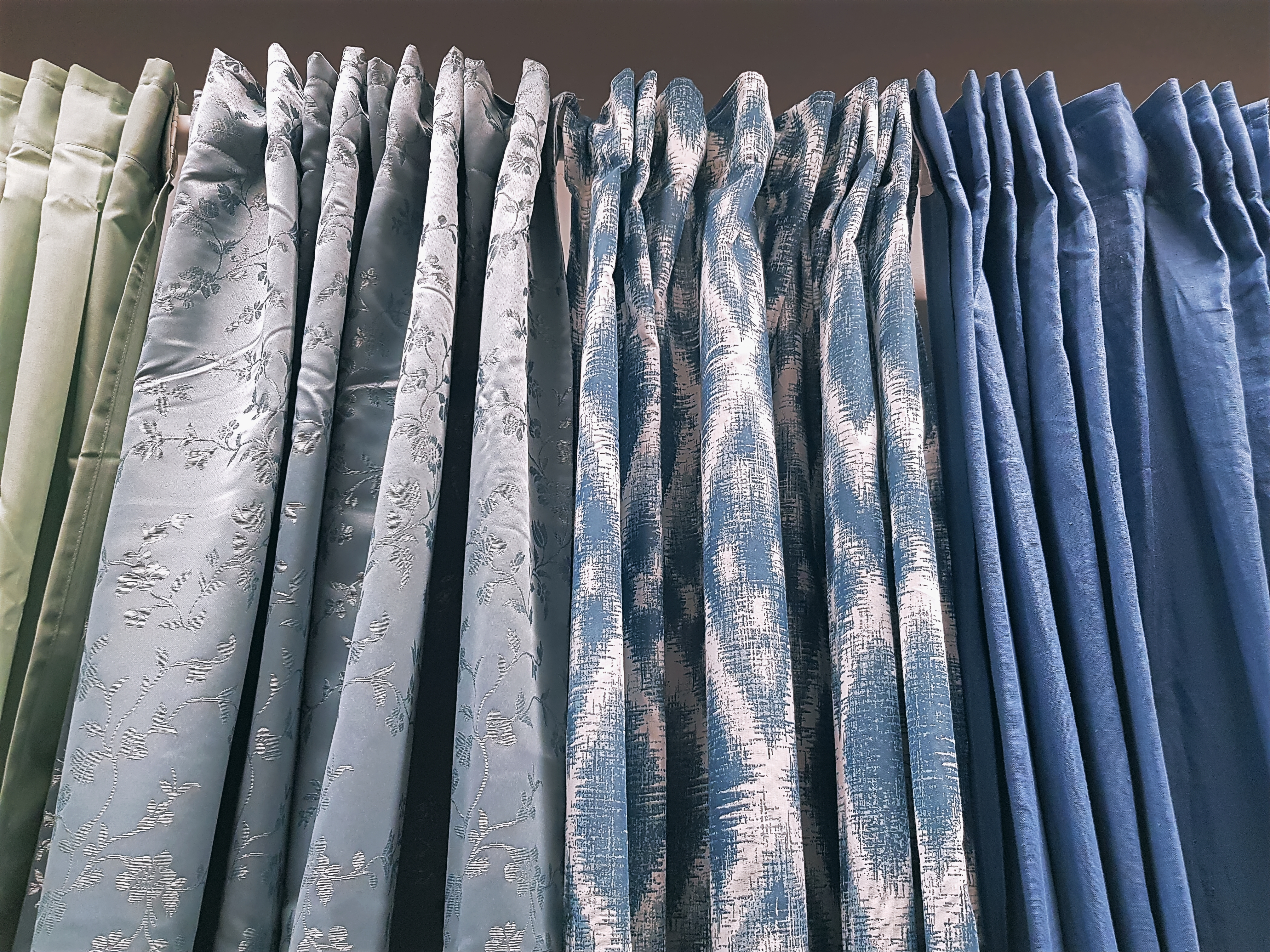 Customized Curtain Designs in Dubai – Luxury & Functional Elegance