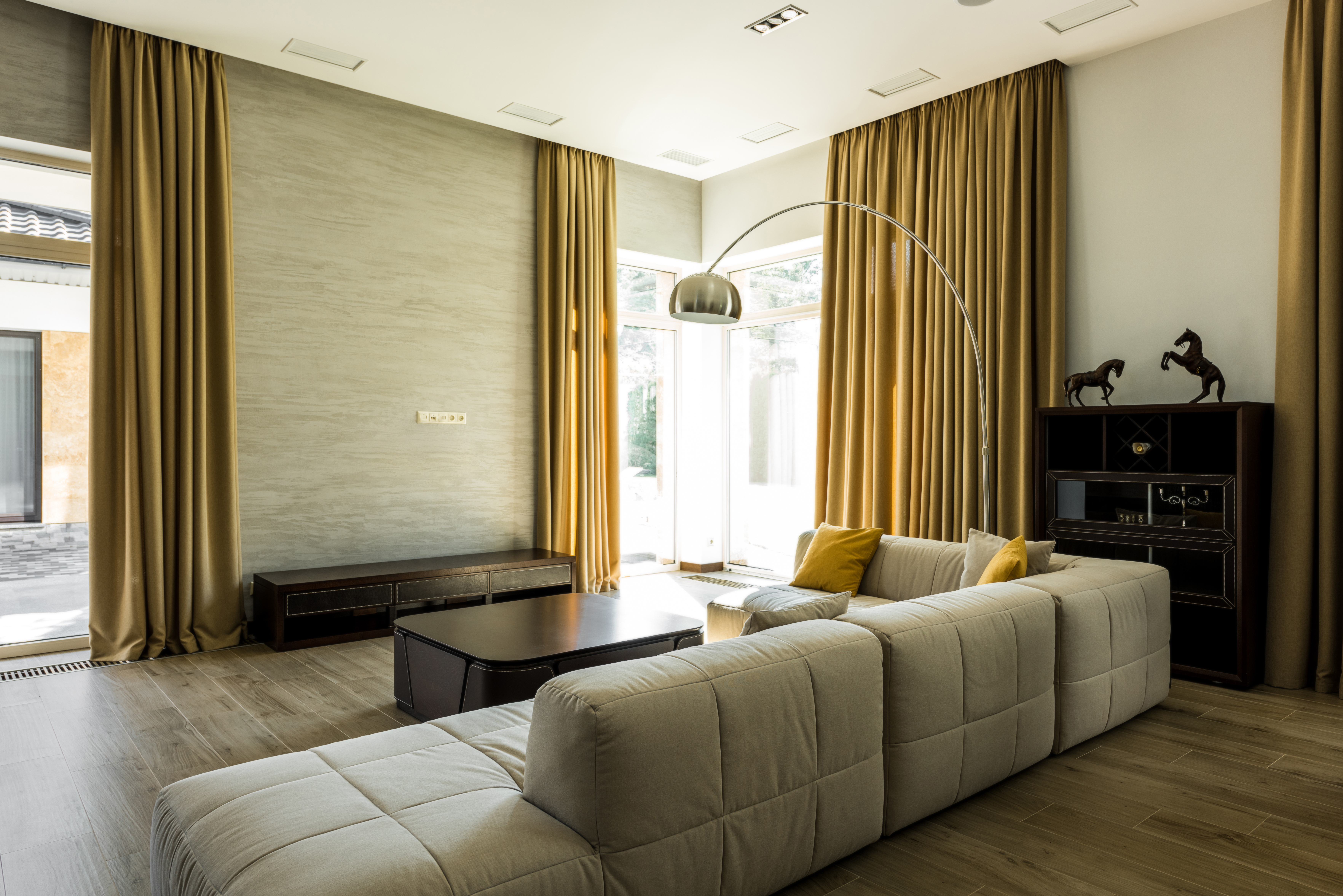 Eyelet Curtains Dubai | Stylish & Custom Designs | Modern Furnishing