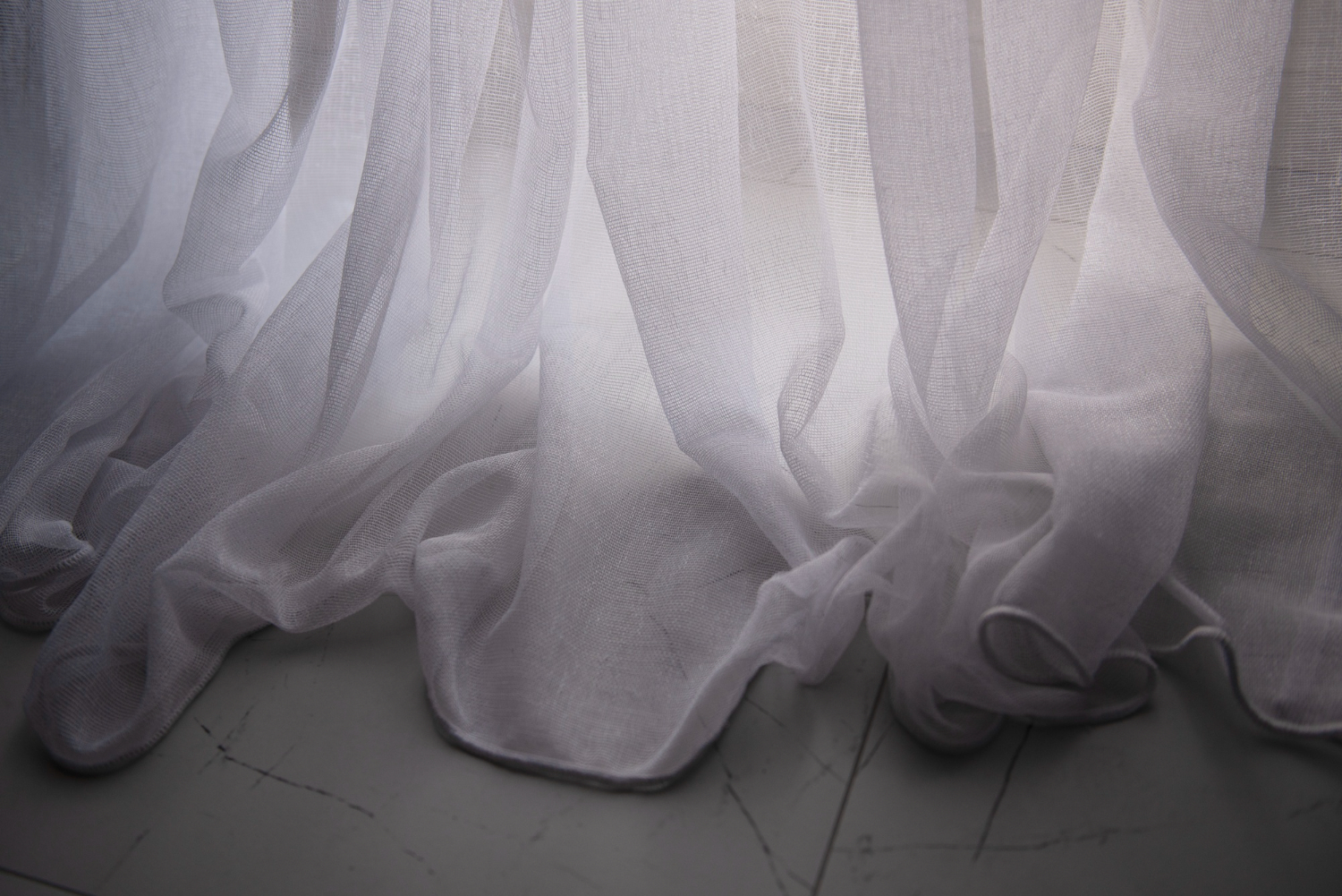 Minimalist Wave Curtains in Dubai: The Ultimate Guide for Modern Homes