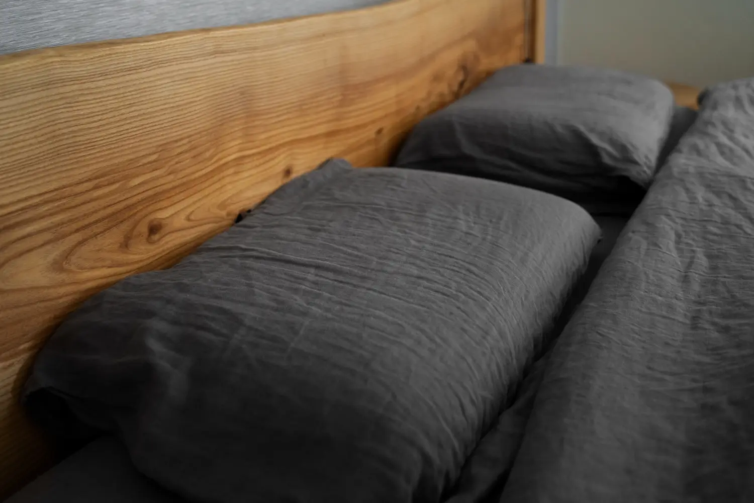 Affordable Bed Upholstery in Dubai – Elevate Your Bedroom with Stylish Comfort